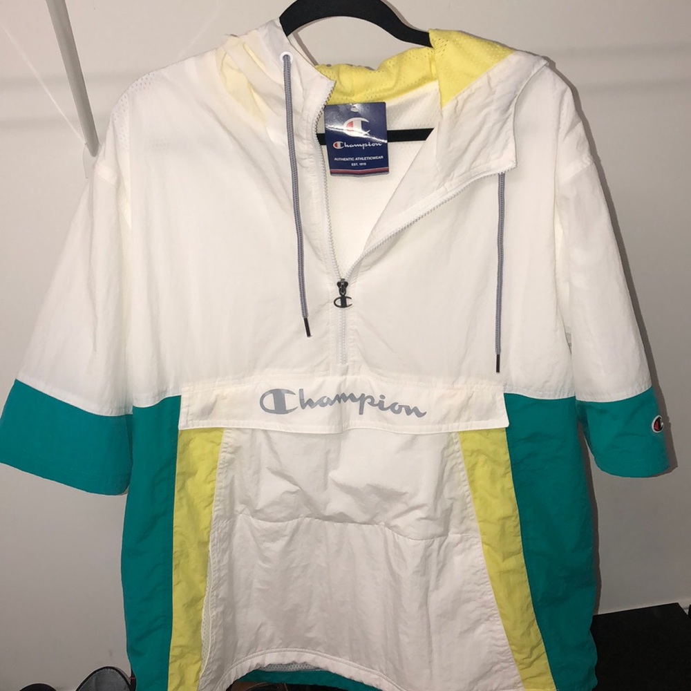 New champion pullover